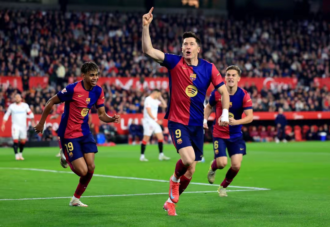 巴萨翻盘希腊，迪马利亚扛起全队