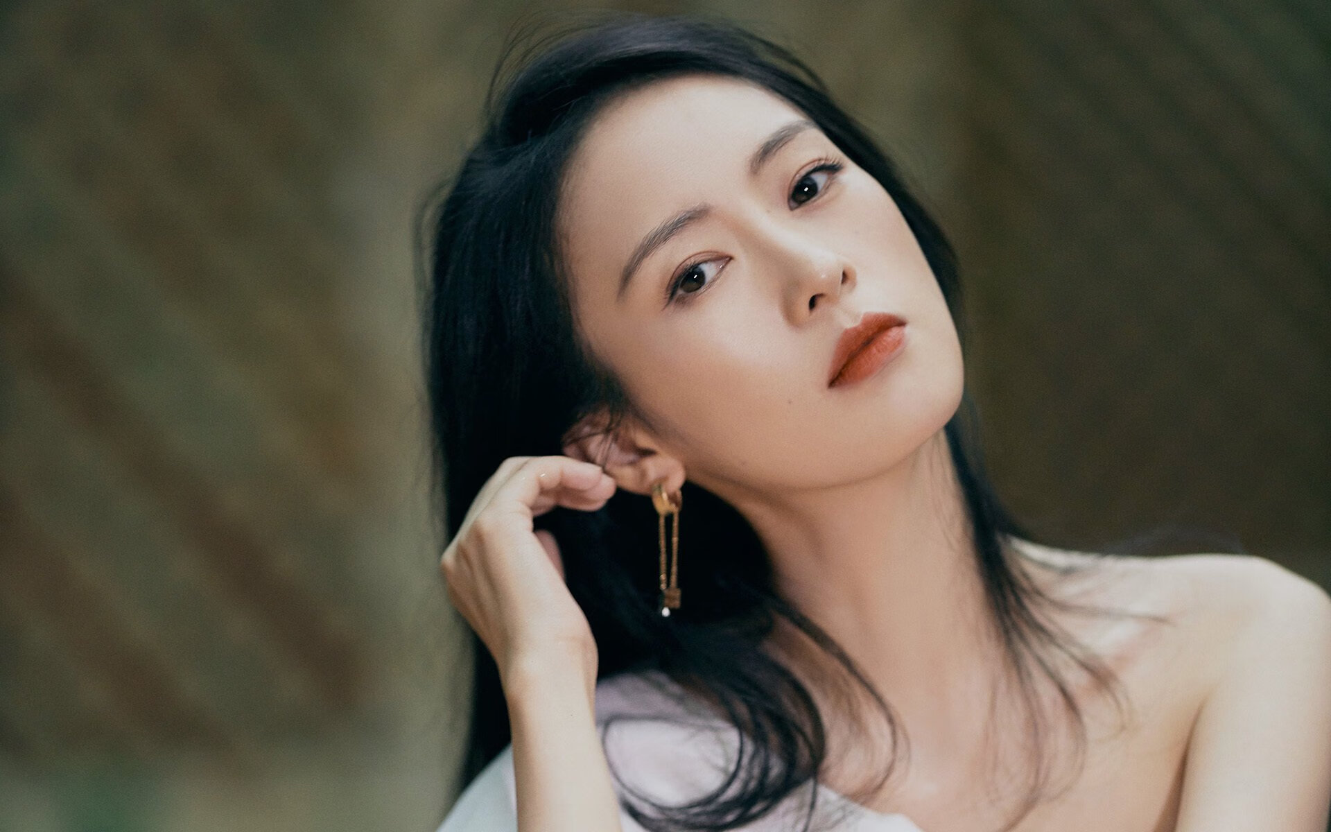 轰鸣对决，青春风暴，F1新季启航与深圳队逆袭背后的速度与激情