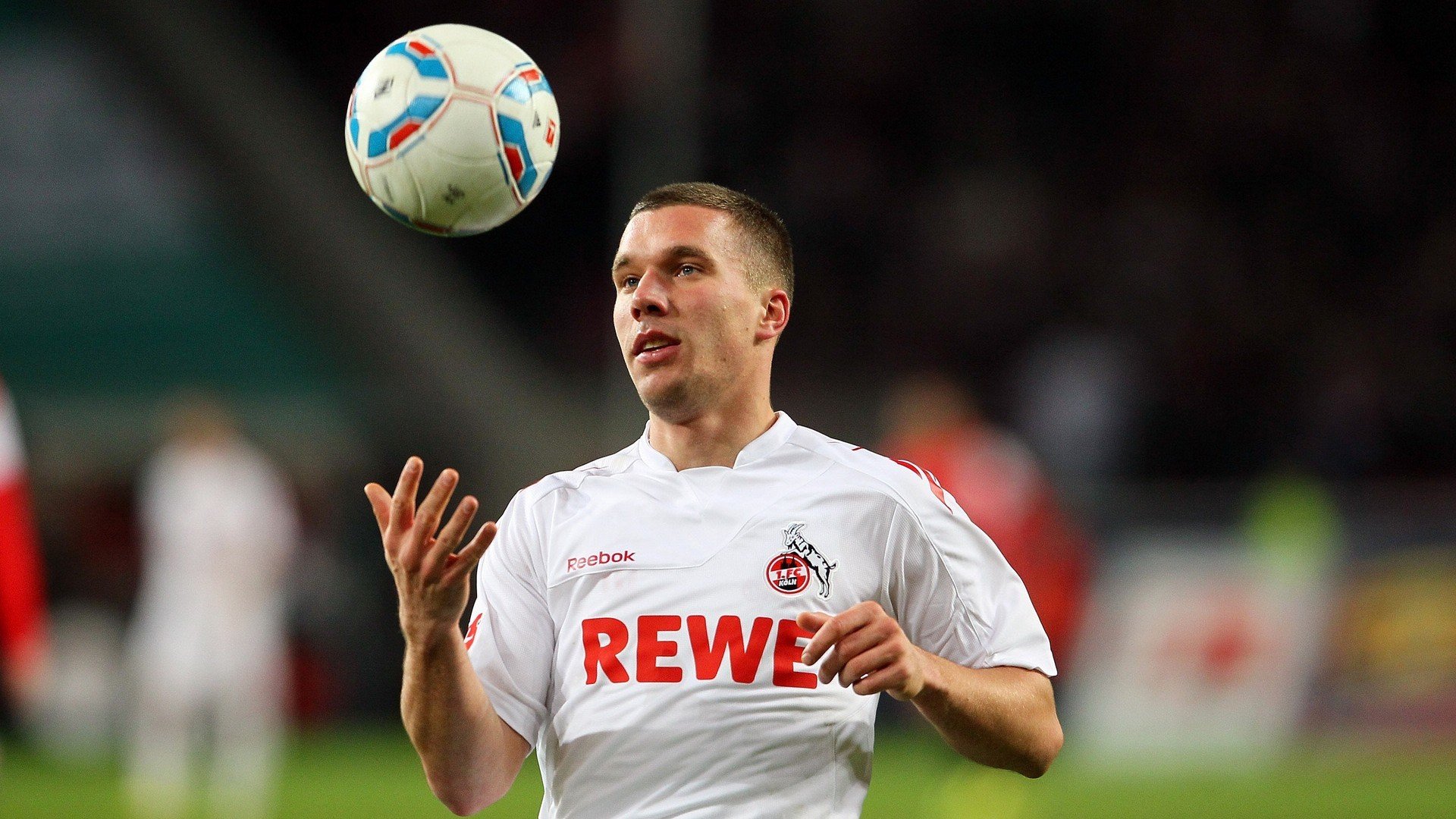 活塞强势拿下掘金，库里关键制胜，NBA赛场双星闪耀之夜