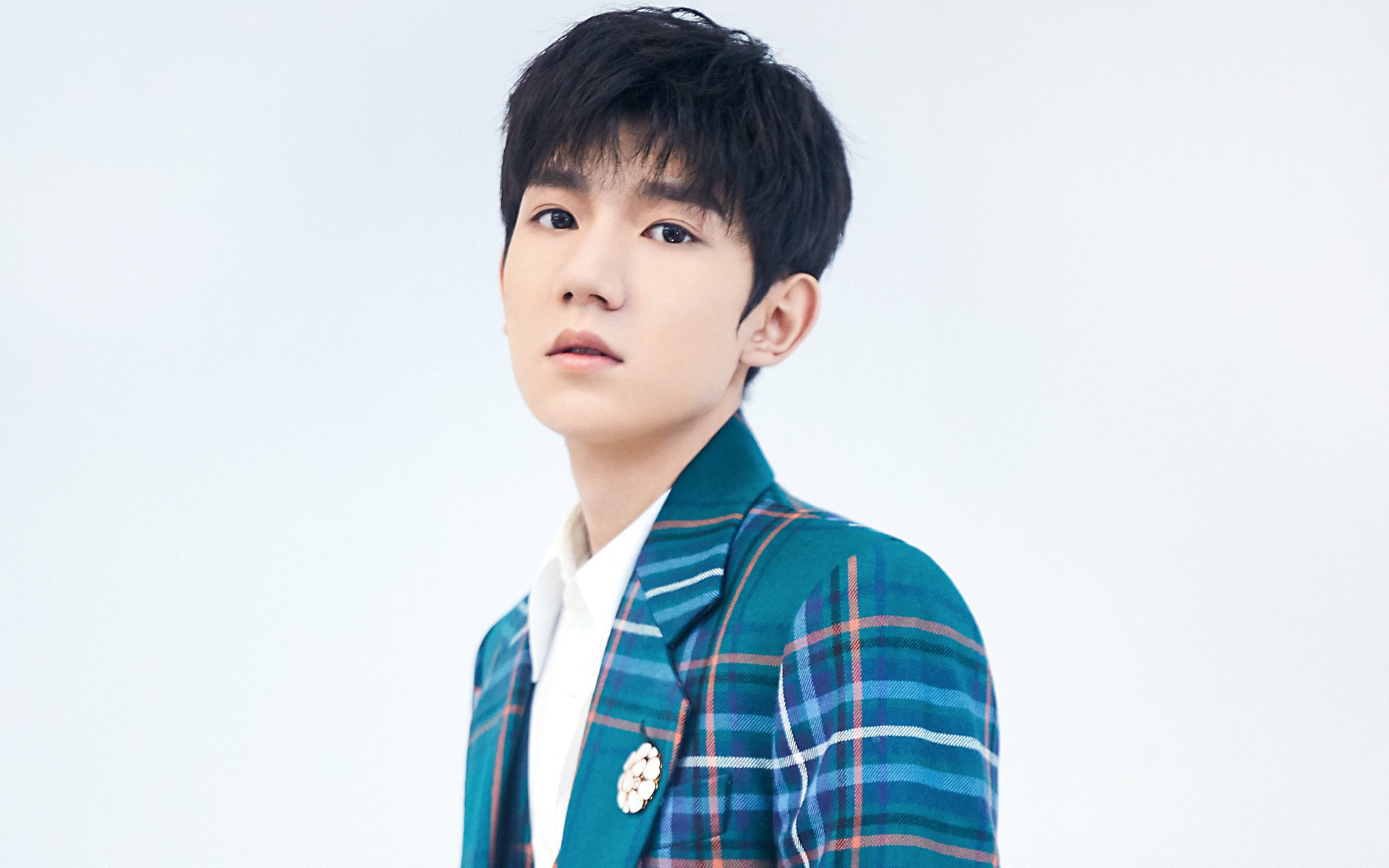 篮球跨界对决与巨星闪耀，开拓者击败新疆队，伦纳德西决生死战接管比赛