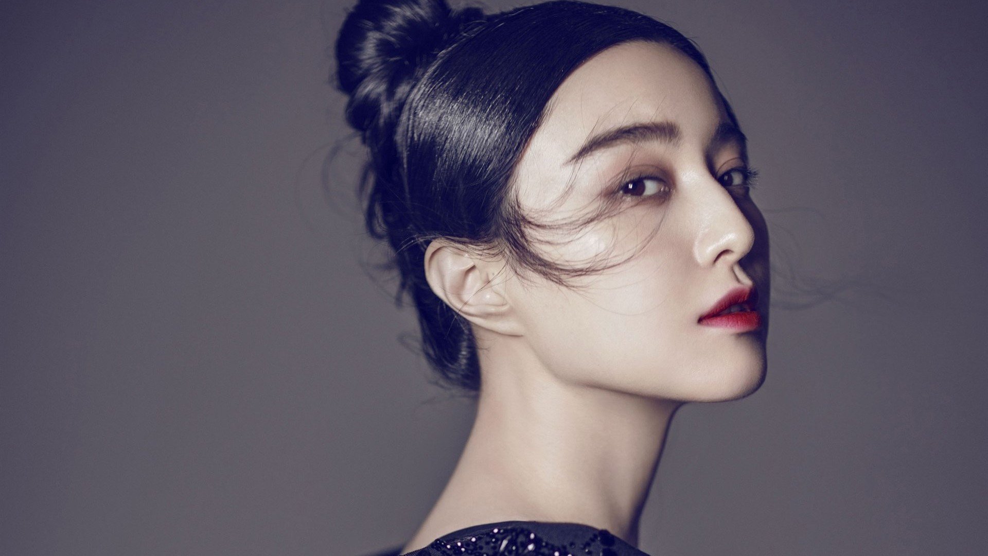 死亡边缘的微笑，当苏亚雷斯在巴黎的星光下完成自我救赎